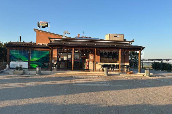 Azienda in vendita: Vendesi Attività di ristorazione info al 3389506681 a Melfi - Ristoranti - Immagine principale
