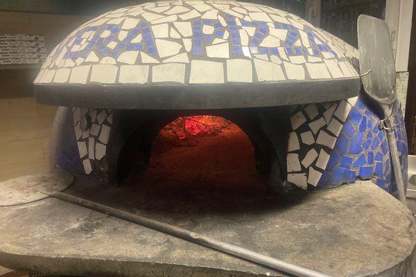Azienda in vendita: Pizzeria avviata con forno a legna e 100 coperti in vendita a Novi Ligure - Pizzerie - Immagine principale