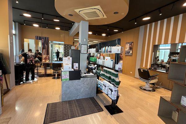 Azienda in vendita: Salone parrucchiere con cabina estetica 
 a Treviso - Parrucchieri - Immagine principale