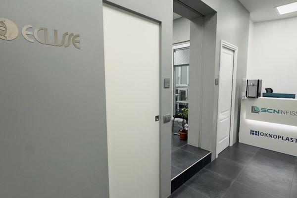 Azienda in vendita: Vendesi attività - showroom di infissi zona San Giovanni a Roma - Materiali Edili e Showroom - Immagine principale