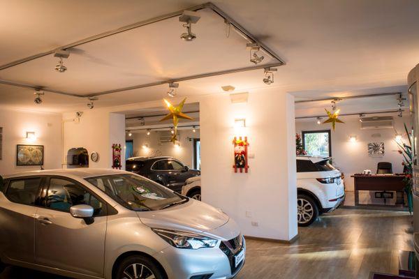 Azienda in vendita: CEDESI ATTIVITA DI VENDITA AUTOMOBILI BEN AVVIATA a Roma - Automotive - Immagine principale