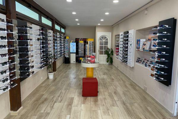 Azienda in vendita: Ottica a Marina di Campo Isola d’Elba a Campo nell'Elba - Ottica - Immagine principale