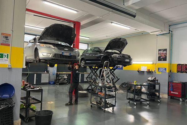 Azienda in vendita: Officina Meccanica /Centro revisioni / Gommista /  a Guidonia Montecelio - Officine Meccaniche - Immagine principale