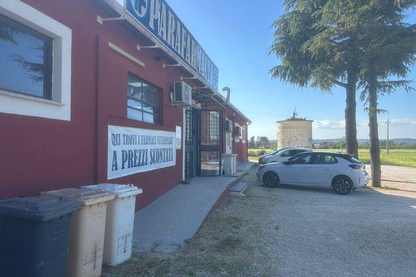 Azienda in vendita: Parafarmacia con vendita all’ingrosso. a Montelibretti - Farmacie e Parafarmacie - Immagine principale