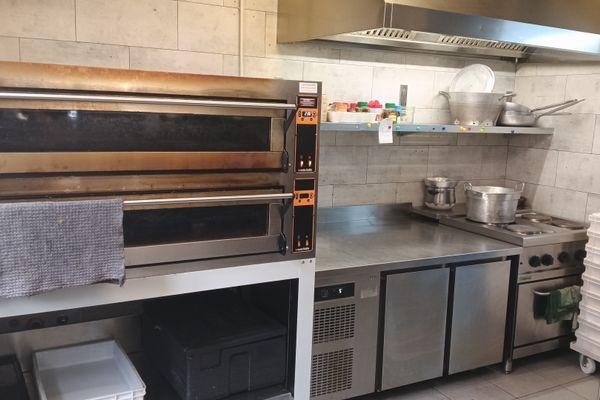 Azienda in vendita: Vendita di attività per pizzeria tavola calda panificio  a Marino - Pizzerie - Immagine principale