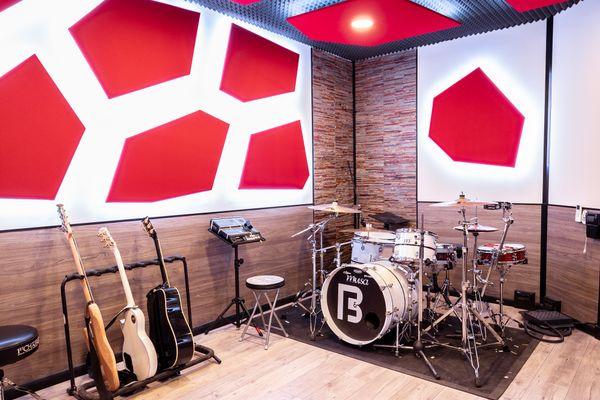Azienda in vendita: LL Studio SRL cede quote, marchio Take Away Studios registrato a Modena - Arte e intrattenimento - Immagine principale