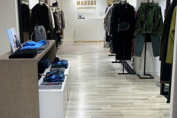 Azienda in vendita: CESSIONE STORICA ATTIVITÀ DI ABBIGLIAMENTO MULTIBRAND – TERAMO  a Teramo - Negozi - abbigliamento - Immagine principale