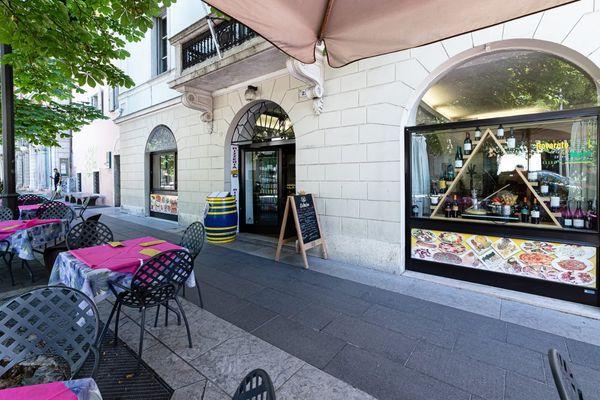 Azienda in vendita: Centro Rovereto - locale attrezzato per attività di ristorazione  a Rovereto - Pizzerie - Immagine principale