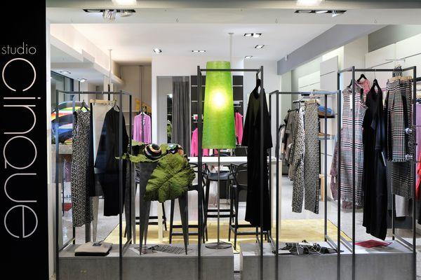Azienda in vendita: Laboratorio: Confezione, taglio e stiro. Negozio al dettaglio, a Seriate - Moda e abbigliamento - Immagine principale