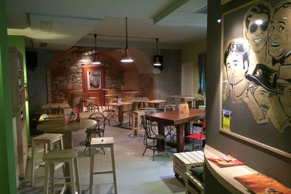 Azienda in vendita: Cedesi attività commerciale: Pub e Pizzeria sul lungolago di Love a Lovere - Ristoranti - Immagine principale