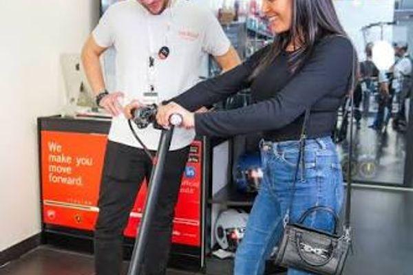 Azienda in vendita: Officina monopattini e bici elettriche con reparto vendita a Bari - Cicli e Biciclette - Immagine principale