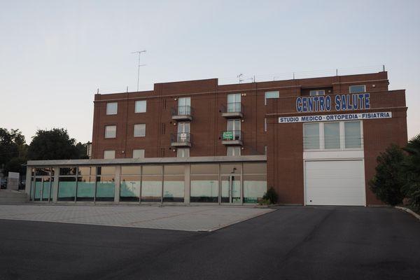 Azienda in vendita: Immobile uso commerciale attualmente ambulatorio fisiatrico a Monfalcone - Studi Medici e Poliambulatori - Immagine principale