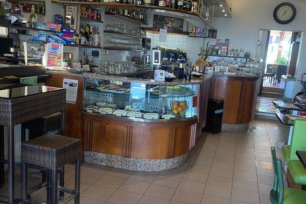 Azienda in vendita: Attività di Bar e snack Bar in centro paese. a Ponte di Piave - Bar - Immagine principale