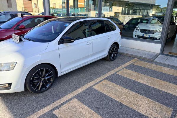 Azienda in vendita: Attività di vendita e assistenza di autoveicoli a Iseo - Automotive - Immagine principale