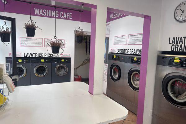 Azienda in vendita: ATTIVITÀ DI LAVANDERIA SELF a Milano - Lavanderie - Immagine principale