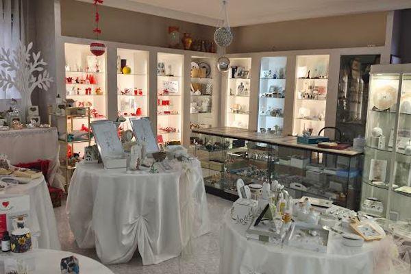 Azienda in vendita:  Bomboniere Confetteria art. da Regalo Cristalleria a Avezzano - Altro - Immagine principale