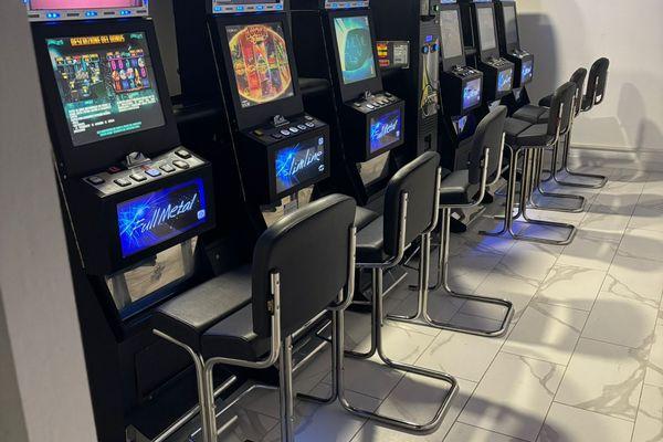Azienda in vendita: Affitto - Vendo disco bar, sala eventi e sala slot. a Ferrara - Bar - Immagine principale