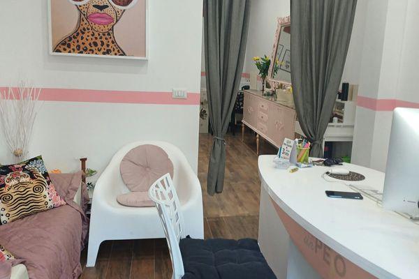 Azienda in vendita: cedo centro estetico,zona centralissima,densamente abitata a San Giorgio a Cremano - Centri Estetici - Immagine principale