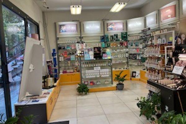 Azienda in vendita: parafarmacia con clientela fidelizzata, in zona di passaggio a Carpi - Farmacie e Parafarmacie - Immagine principale