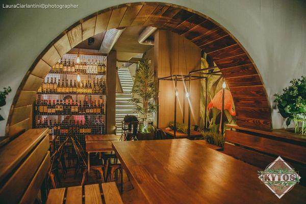Azienda in vendita: cocktail bar pub avviato a Ponte Milvio a Roma - Bar - Immagine principale