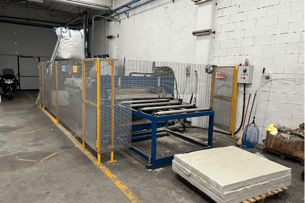 Entreprise à vendre : Matières plastiques - Extrusion et usinage à commande numérique à Meda - Activités industrielles et usines - Image principale